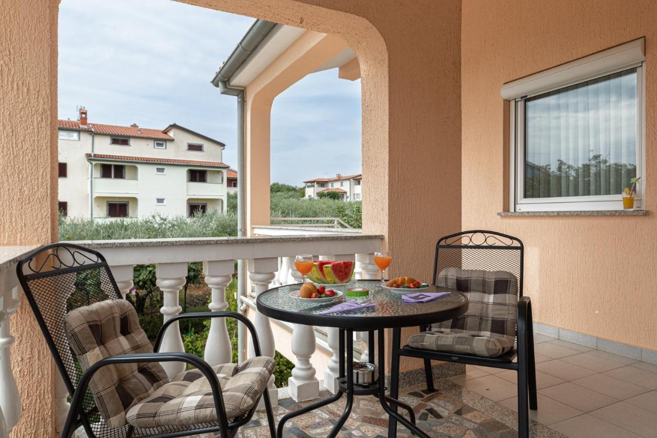 Haus Delphin Apartment Porec Luaran gambar