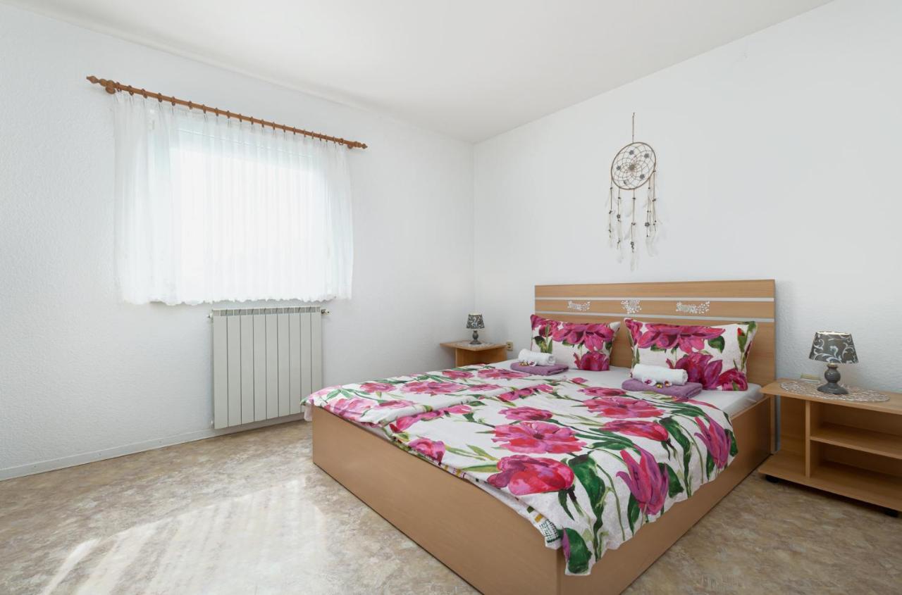 Haus Delphin Apartment Porec Luaran gambar