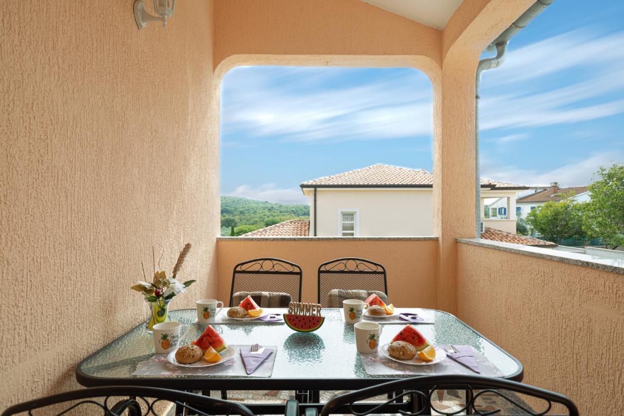 Haus Delphin Apartment Porec Luaran gambar